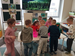 Международный день левос.